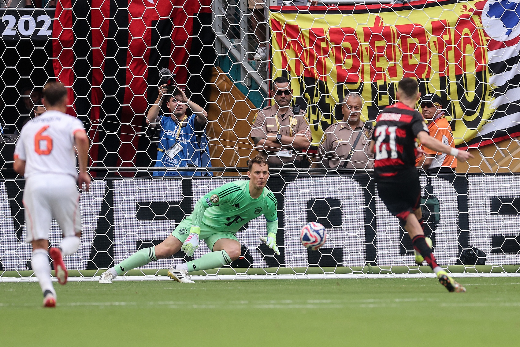 巨大的變化！ IFAB認(rèn)為修改罰球規(guī)則：將罰球踢作為死球 而進(jìn)攻方無(wú)法彌補(bǔ)射門！